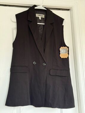 The Hanger Black Sleeveless Double-Breasted Blazer Vest